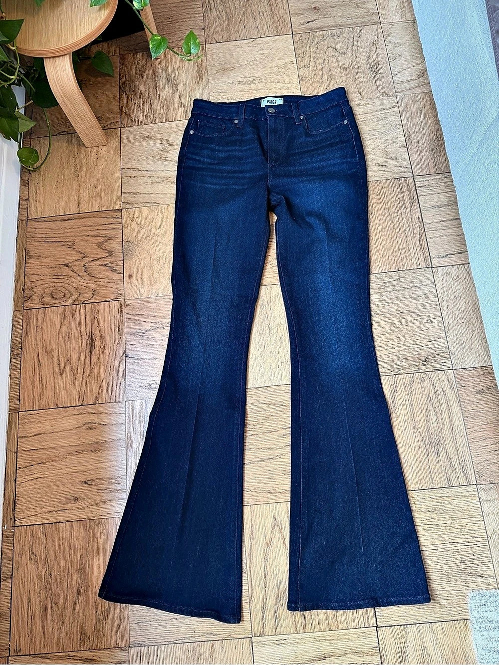 Paige High Rise Bell Canyon Flare Jeans Blue Waist 30 Like New